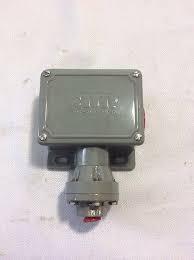 PRESSURE SWITCH 12N-K45-N4-B1A